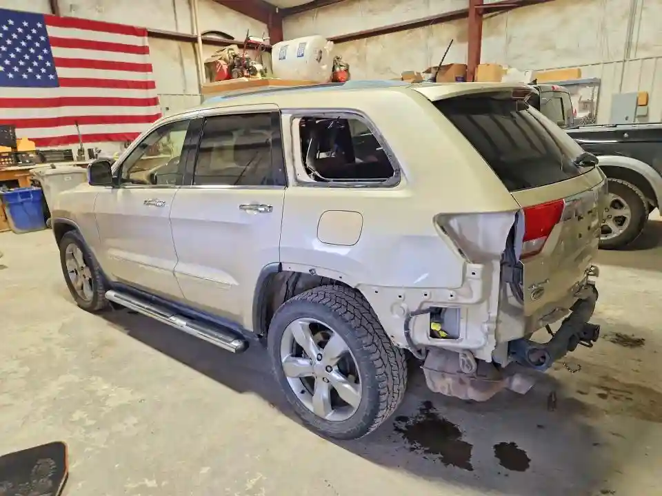 1J4RR6GT4BC620913 2011 JEEP GRAND CHEROKEE-1