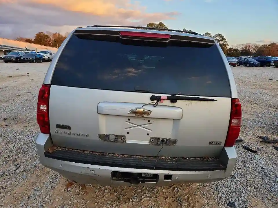 1GNSCJE02BR331988 2011 CHEVROLET SUBURBAN-5
