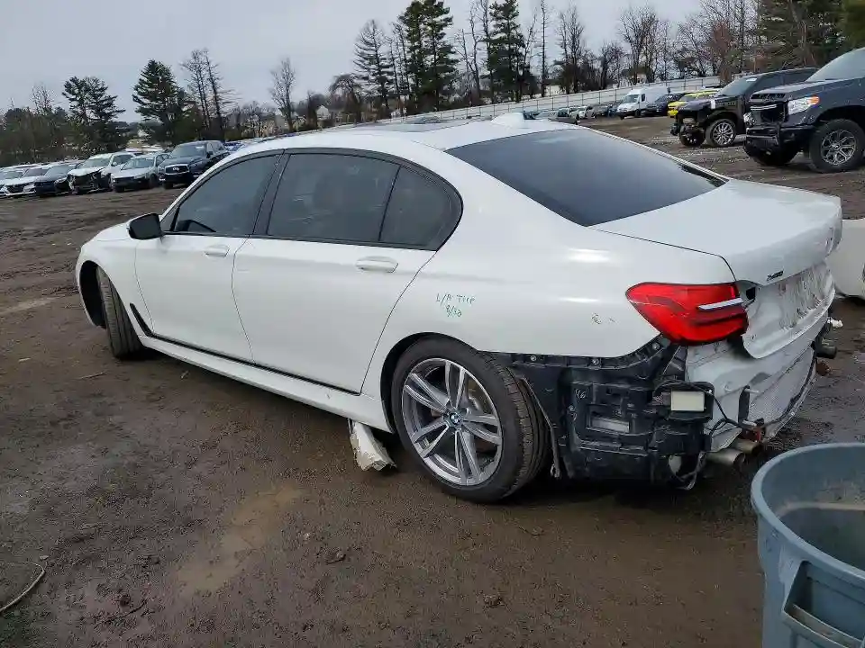 WBA7F2C52HG422139 2017 BMW 750-1