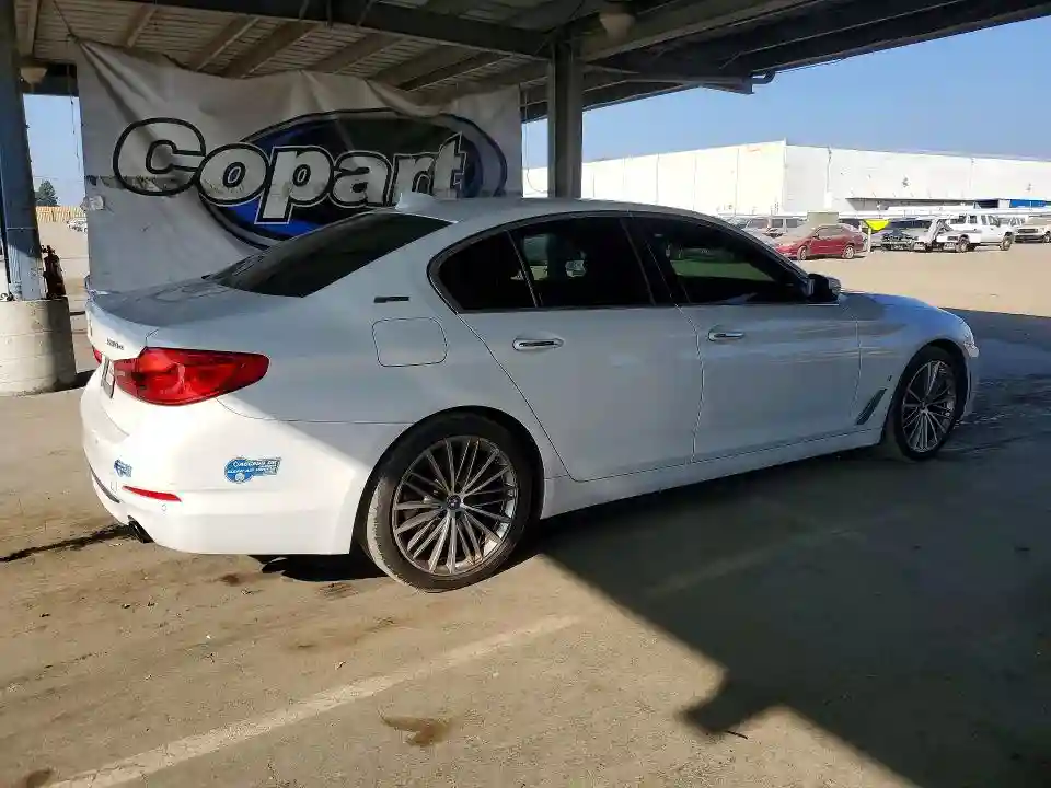 WBAJB1C57JB374801 2018 BMW 5 SERIES-2