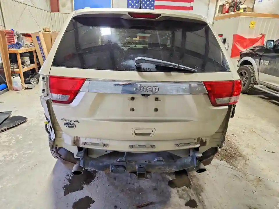1J4RR6GT4BC620913 2011 JEEP GRAND CHEROKEE-5