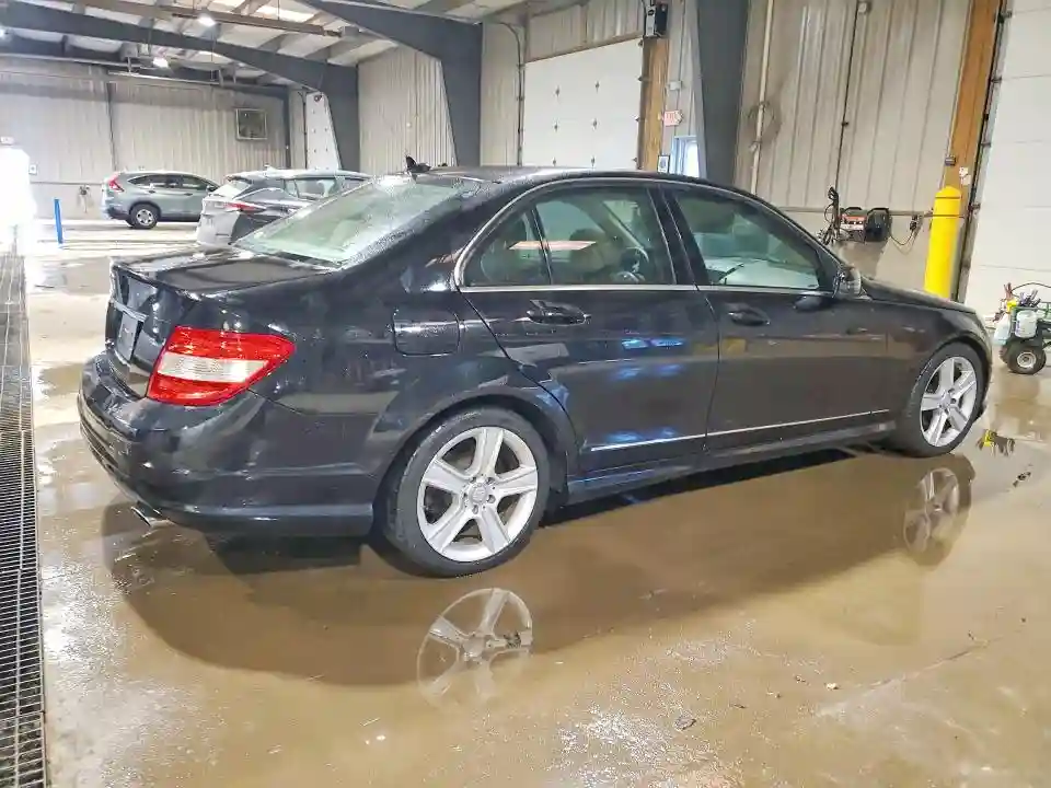 WDDGF5EB2AR107011 2010 MERCEDES-BENZ C-CLASS-2