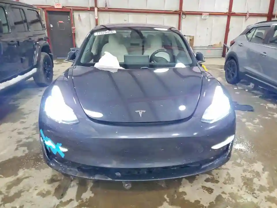5YJ3E1EB9JF135026 2018 TESLA MODEL 3-4