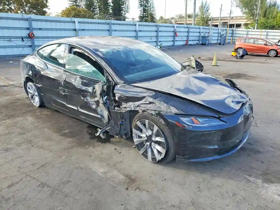 5YJ3E1EA2SF037027 2025 TESLA MODEL 3-3