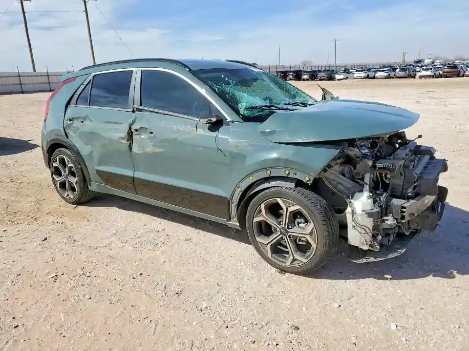 KNDCT3LE1R5126090 2024 KIA NIRO SX TO-3
