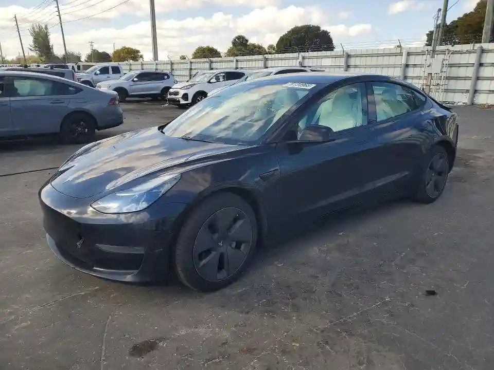 5YJ3E1EA6NF353535 2022 TESLA MODEL 3-0