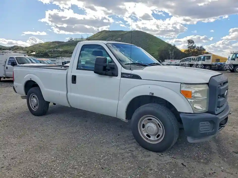 1FTBF2A68DEB81802 2013 FORD F250-3