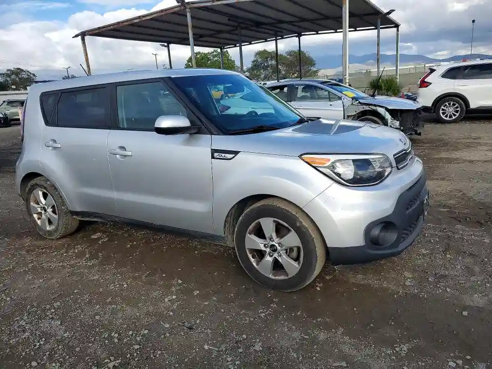 KNDJN2A28J7596016 2018 KIA SOUL-3