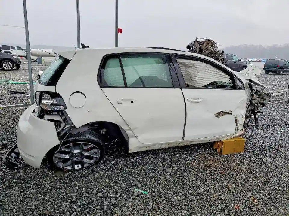 WVWHV7AJ1DW007112 2013 VOLKSWAGEN GTI-2