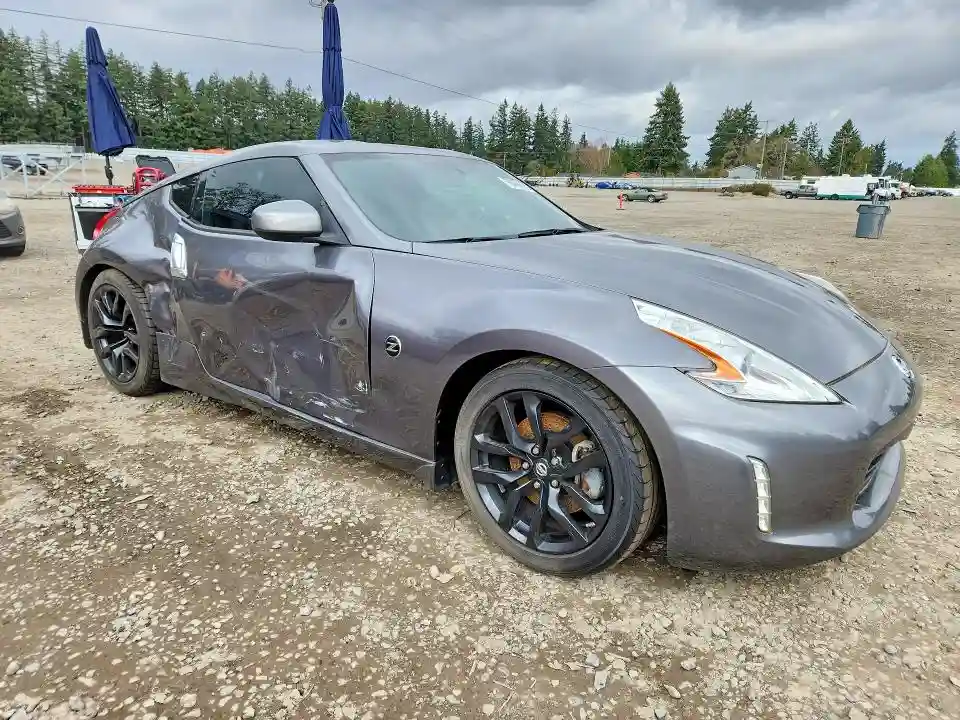 JN1AZ4EH0GM934729 2016 NISSAN 370Z-3