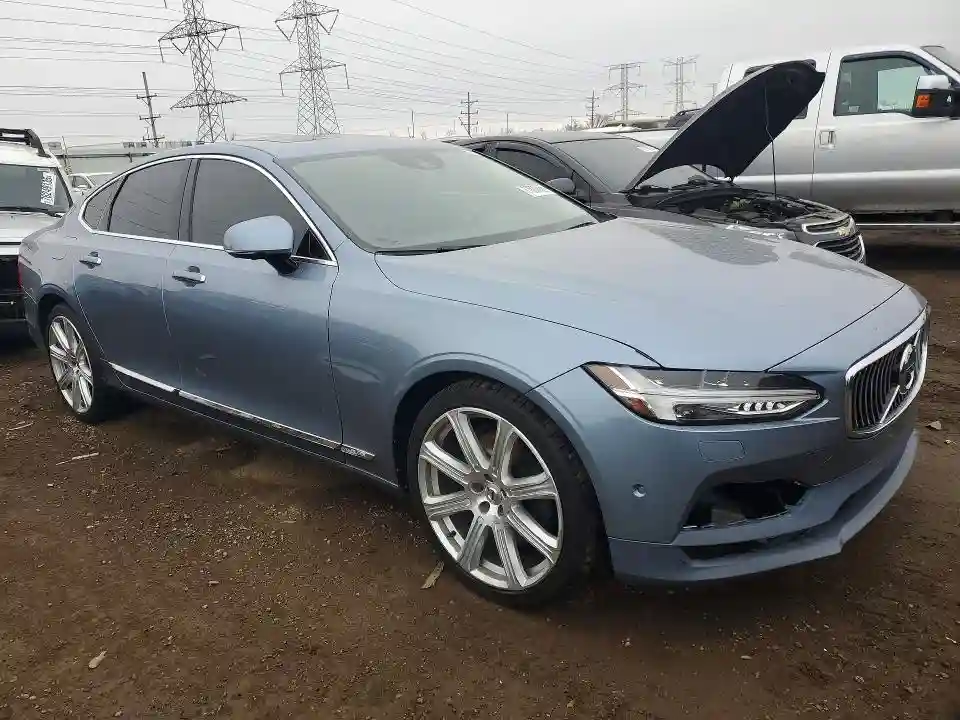 YV1A22ML7H1000995 2017 VOLVO S90-3
