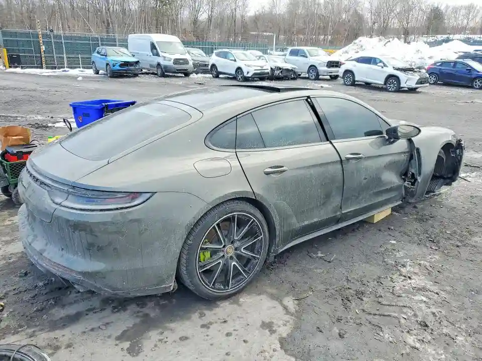 WP0AE2A74PL120258 2023 PORSCHE PANAMERA-2