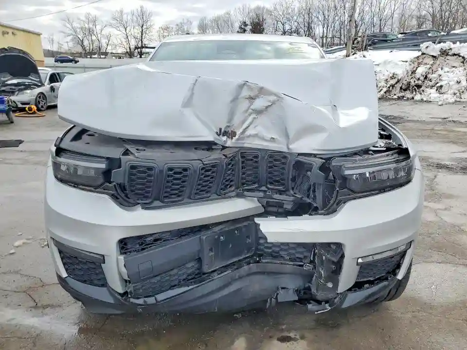 1C4RJKBG7S8632945 2025 JEEP GRAND CHEROKEE-4