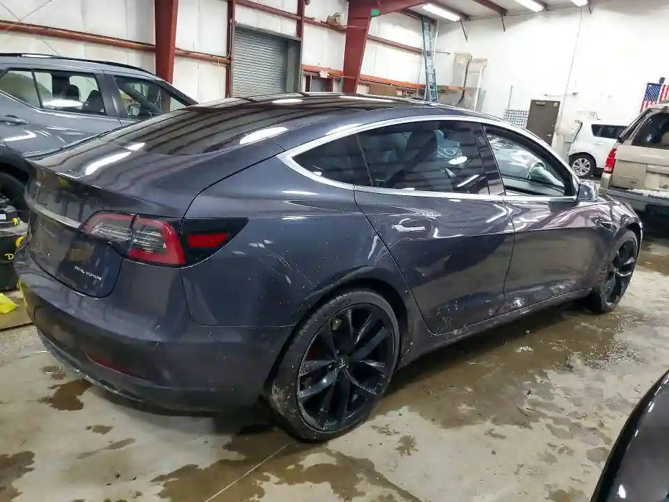 5YJ3E1EB9JF135026 2018 TESLA MODEL 3-2