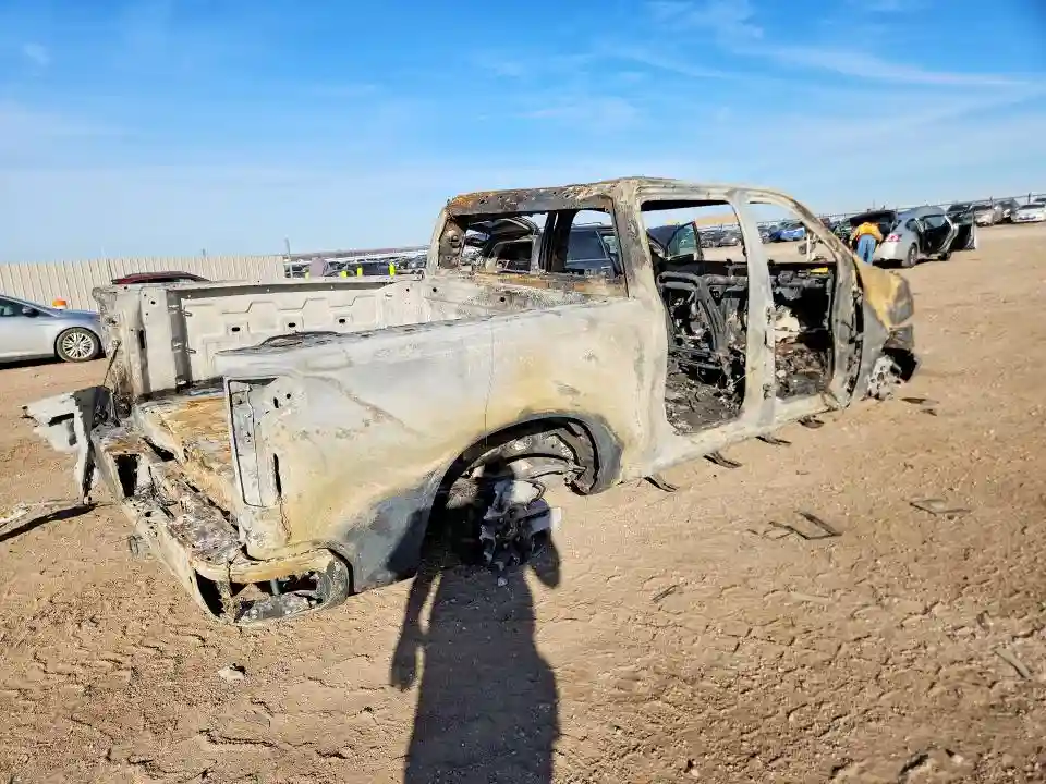 3GCUDFED6NG518413 2022 CHEVROLET ALL MODELS-2