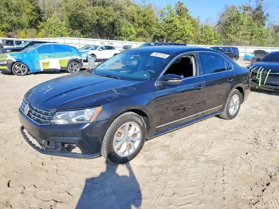 1VWAT7A30HC006918 2017 VOLKSWAGEN PASSAT-0