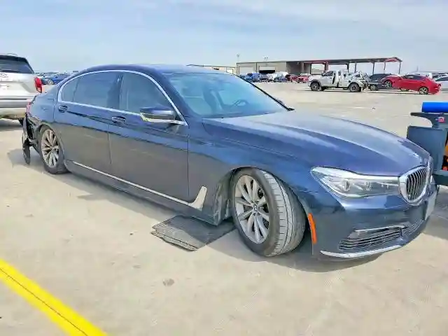 WBA7J2C52JB246288 2018 BMW 7 SERIES-3