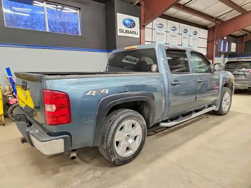 3GCPKSE34BG375024 2011 CHEVROLET ALL MODELS-2
