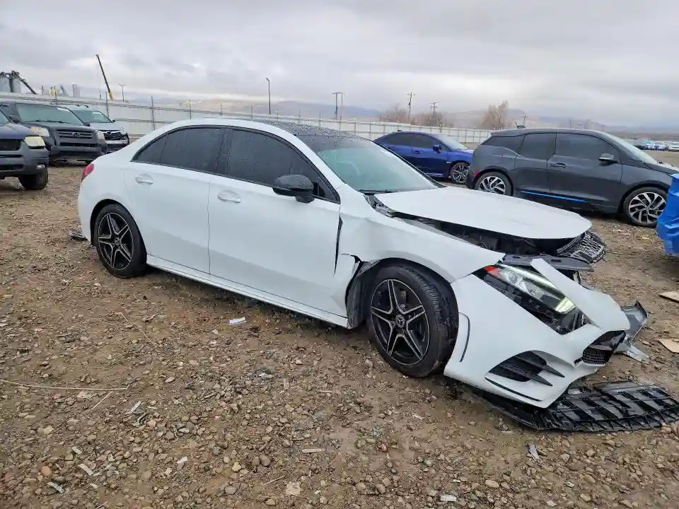 WDD3G4EB5KW022303 2019 MERCEDES-BENZ A-3
