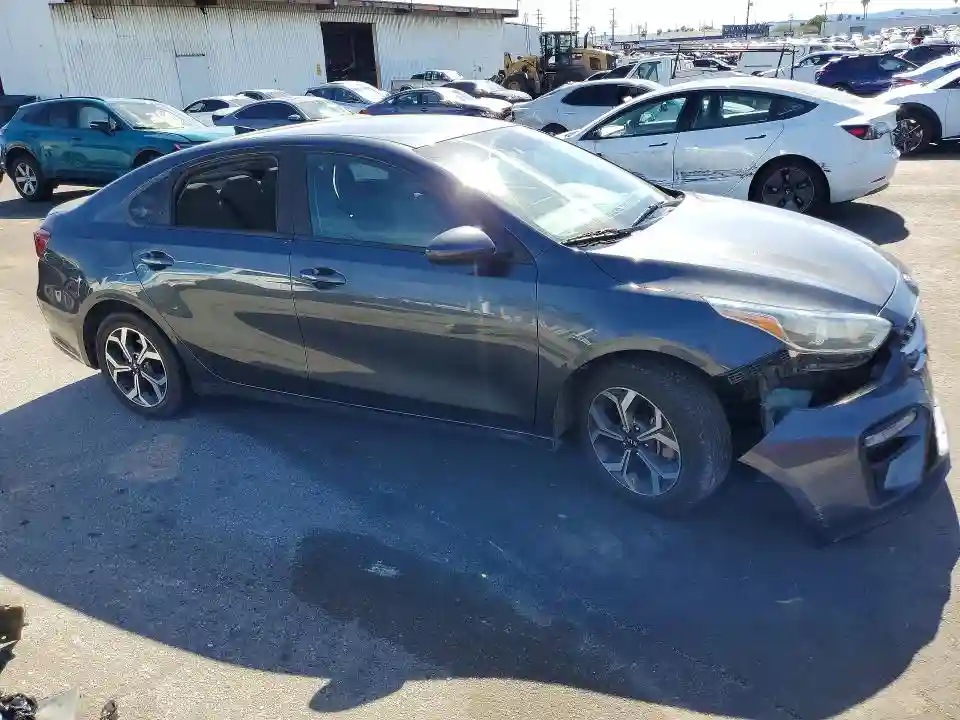 3KPF24AD3KE028432 2019 KIA FORTE LXS-3