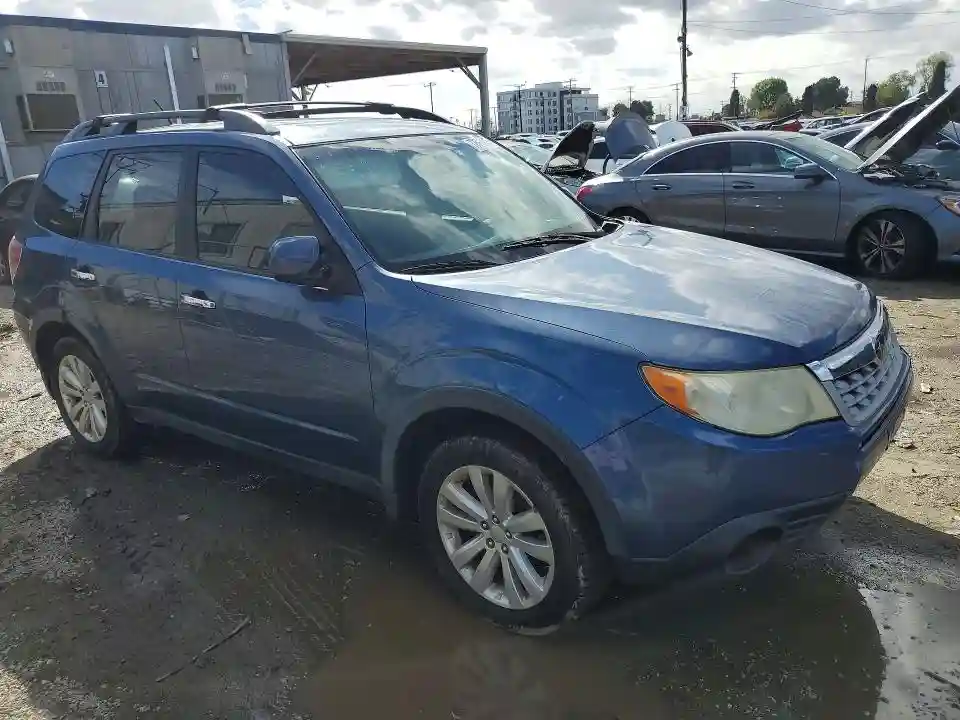 JF2SHADC5BH733579 2011 SUBARU FORESTER-3