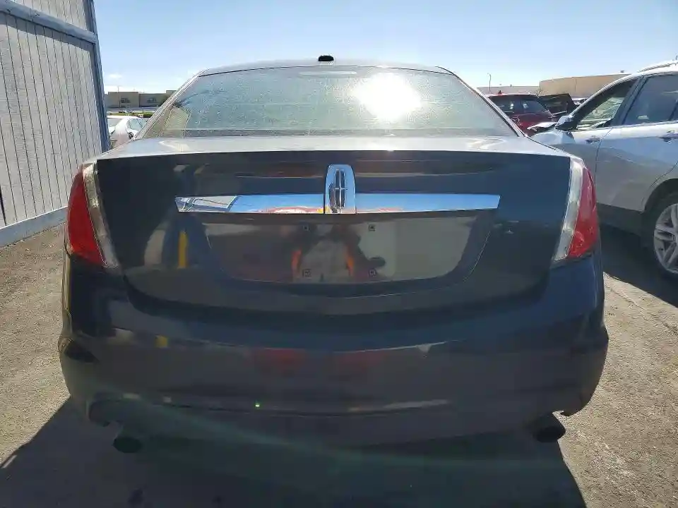 1LNHL9FT2BG607412 2011 LINCOLN MKS-5