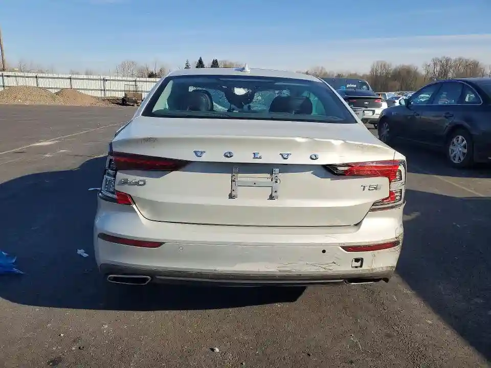 7JR102FL2KG016861 2019 VOLVO S60-5