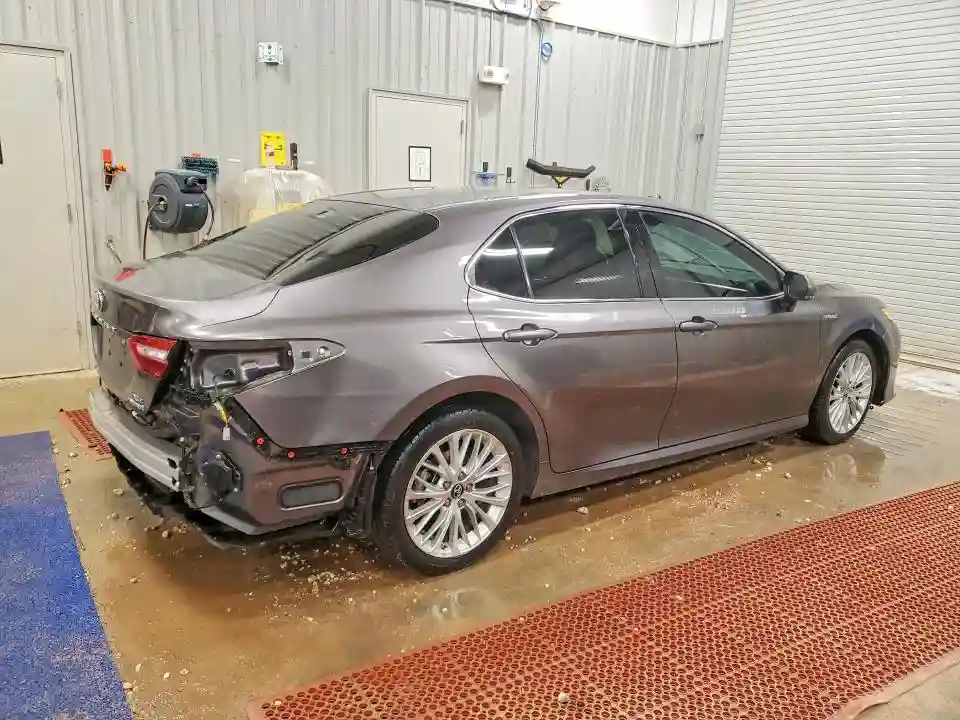 4T1B21HK6JU007622 2018 TOYOTA CAMRY SOLA-2