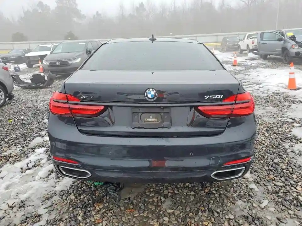 WBA7F2C54JG424075 2018 BMW 7 SERIES-5