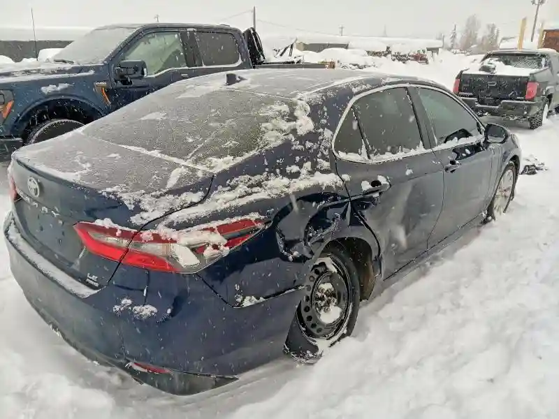 4T1C11BK9NU065875 2022 TOYOTA CAMRY-2