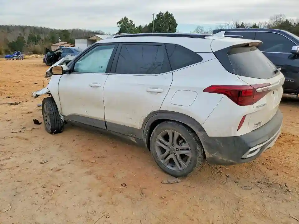 KNDEU2AA9N7339769 2022 KIA SELTOS-1