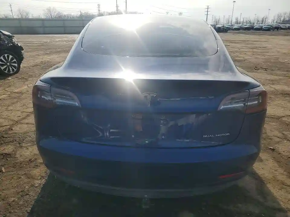 5YJ3E1EB1JF101078 2018 TESLA MODEL 3-5
