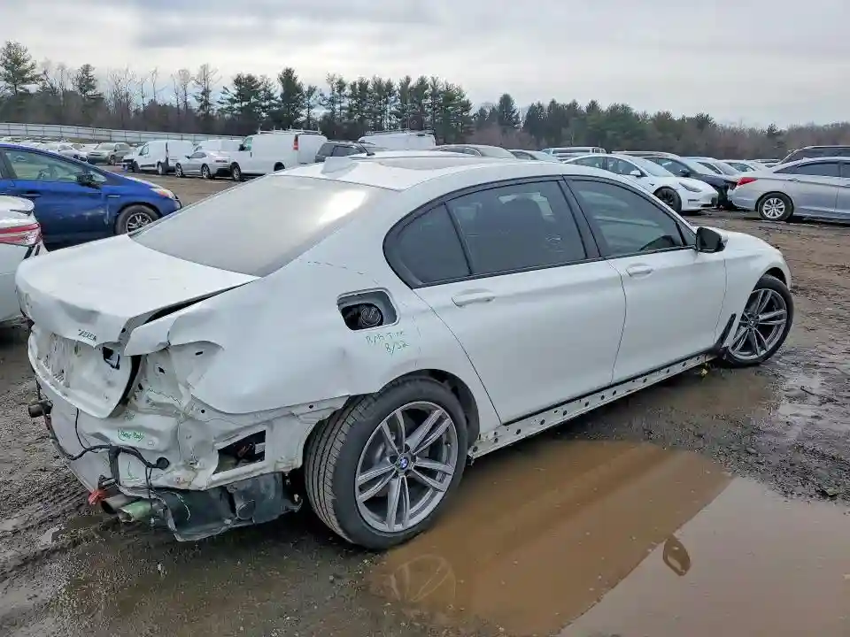 WBA7F2C52HG422139 2017 BMW 750-2