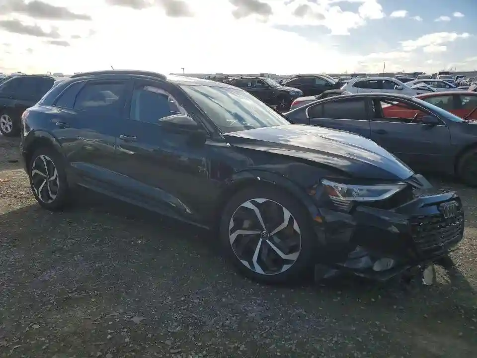 WA15AAGEXRB053858 2024 AUDI Q8 E-TRON-3