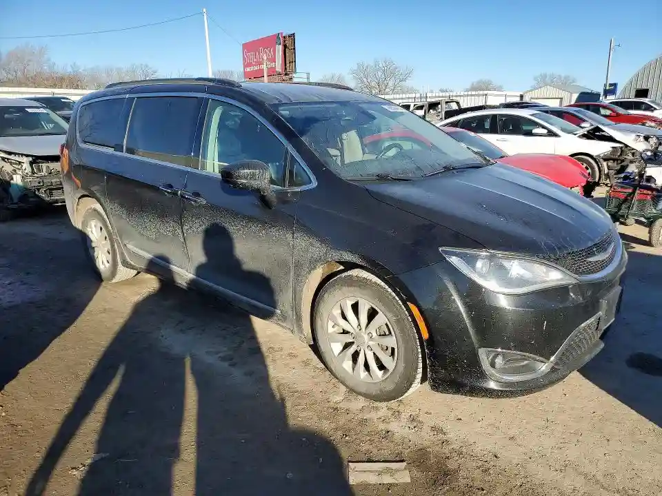 2C4RC1BGXHR571964 2017 CHRYSLER PACIFICA-3