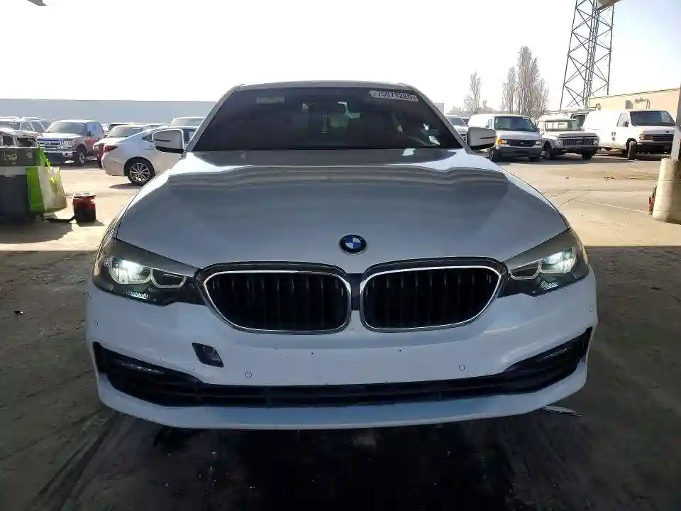 WBAJB1C57JB374801 2018 BMW 5 SERIES-4
