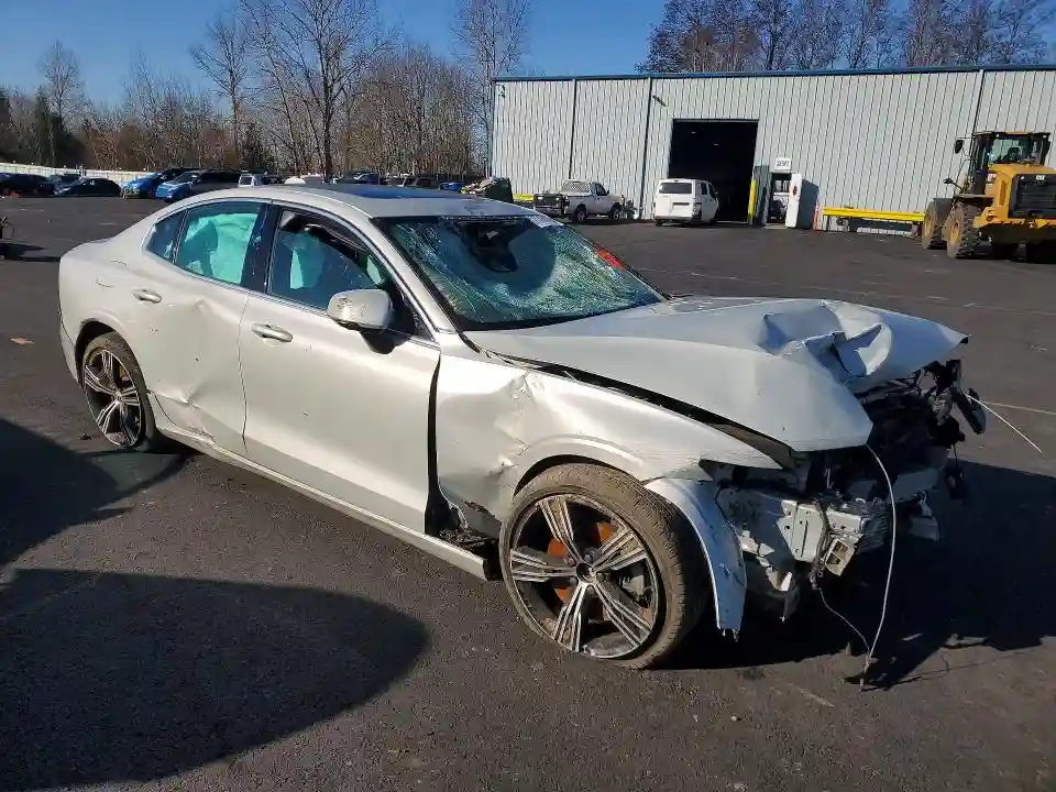 7JR102FL2KG016861 2019 VOLVO S60-3