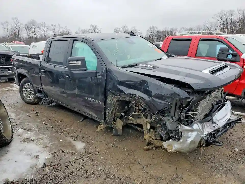 2GC1KNEY3S1232061 2025 CHEVROLET ALL MODELS-3
