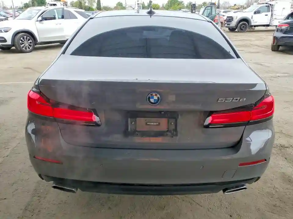 WBA13AG01NCJ96735 2022 BMW 5 SERIES-5