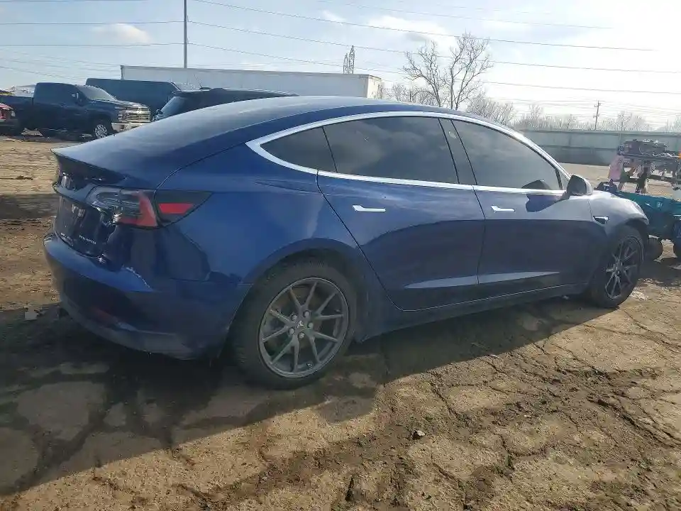 5YJ3E1EB1JF101078 2018 TESLA MODEL 3-2