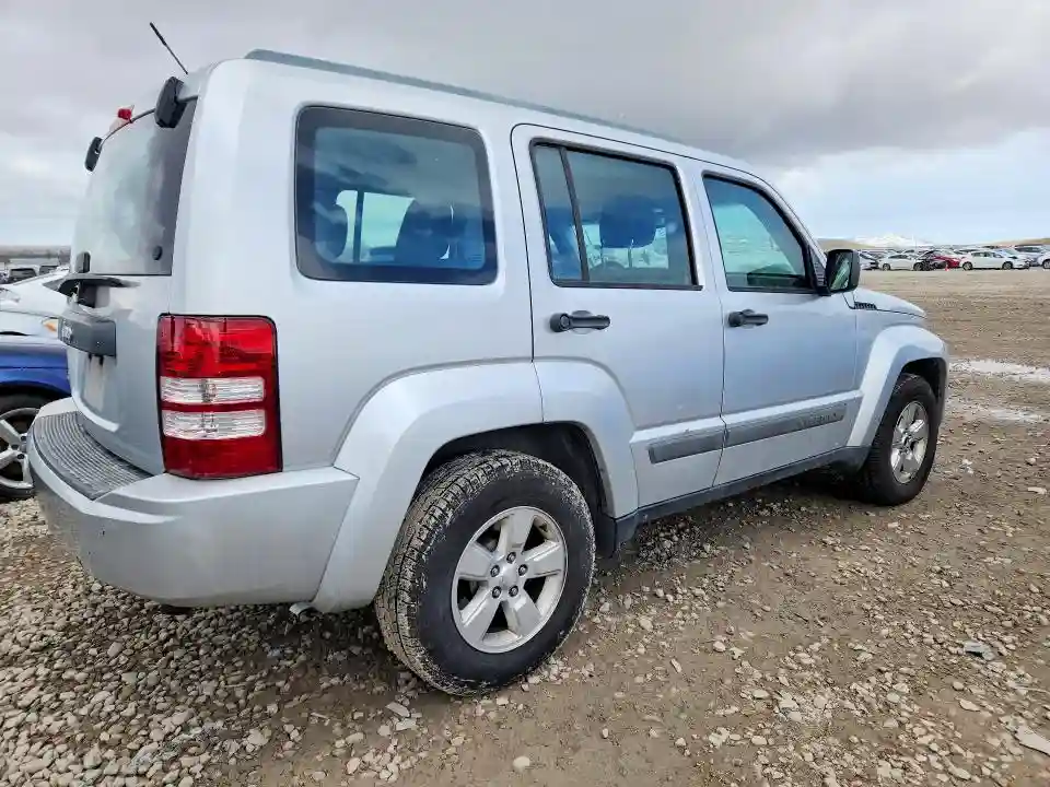 1C4PJMAK1CW136318 2012 JEEP LIBERTY-2