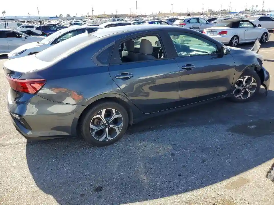3KPF24AD3KE028432 2019 KIA FORTE LXS-2