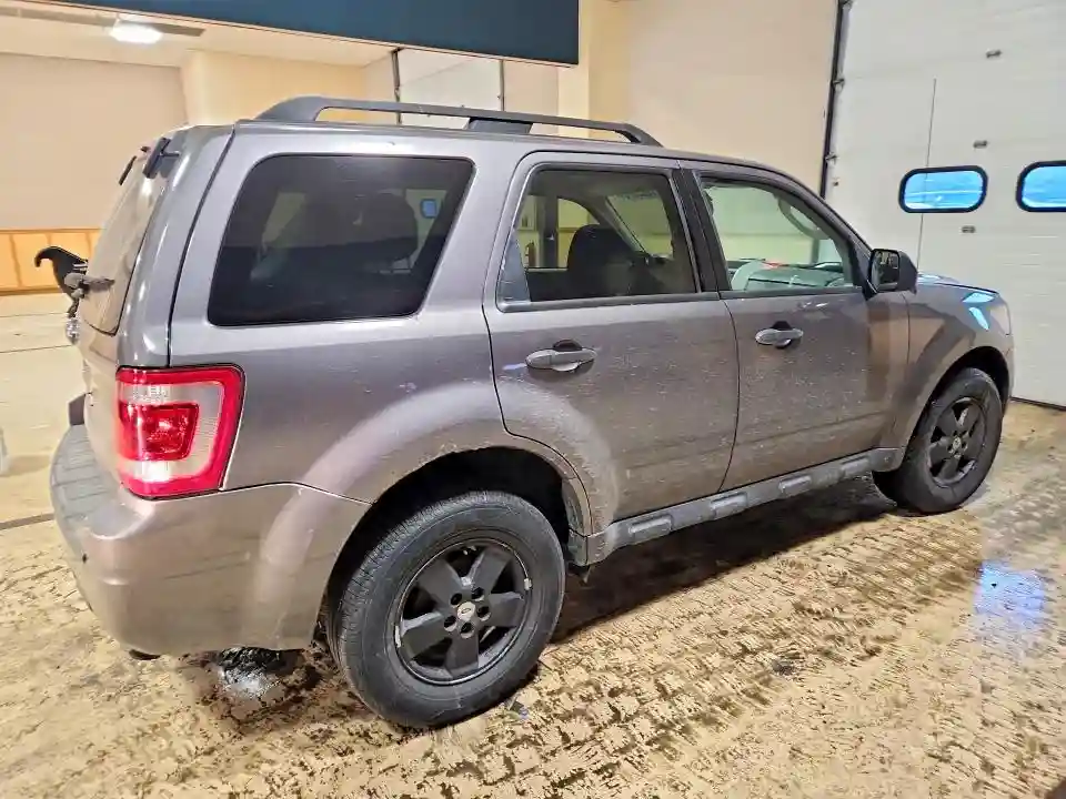 1FMCU9D71BKB35911 2011 FORD ESCAPE-2