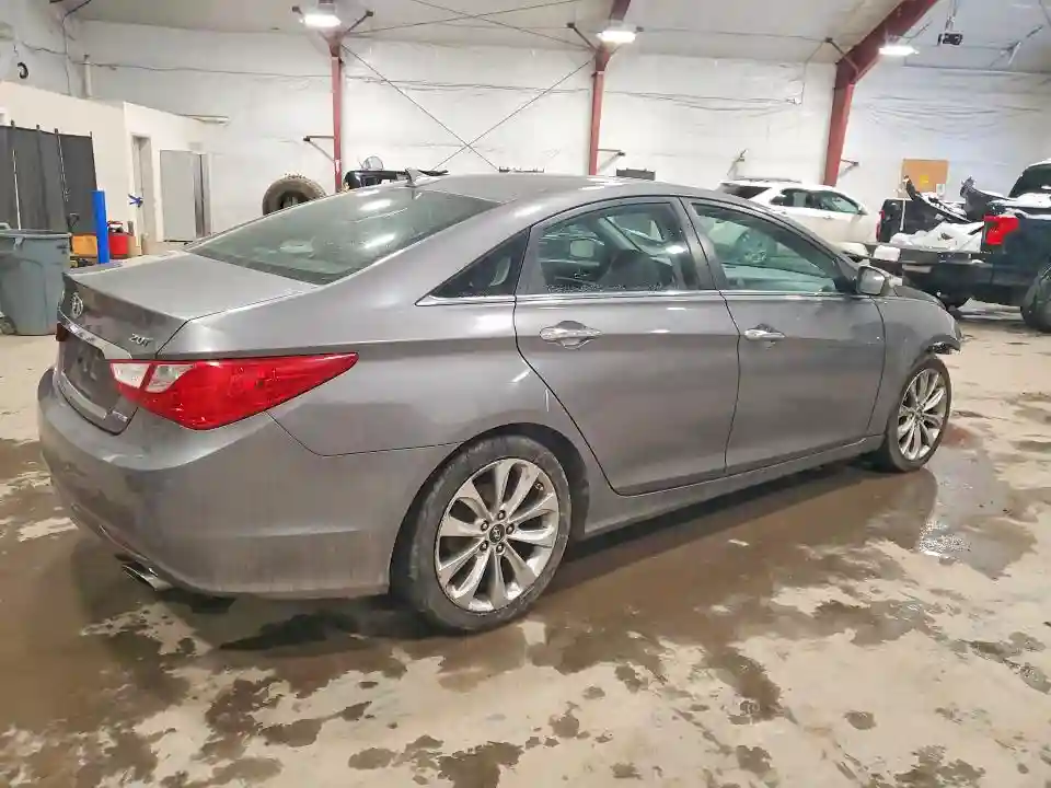 5NPEC4ABXBH208767 2011 HYUNDAI SONATA-2