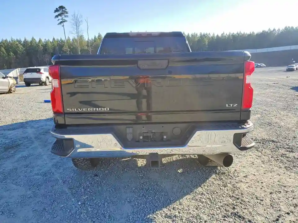 1GC4YPEY7MF123931 2021 CHEVROLET ALL MODELS-5