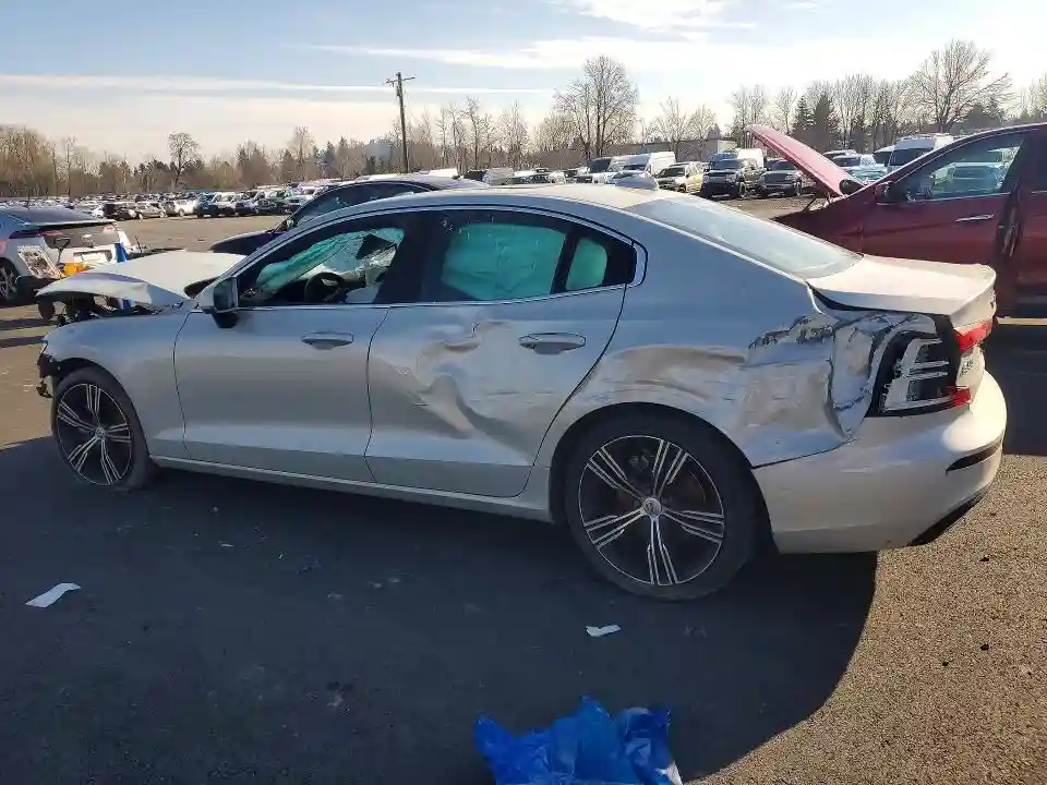 7JR102FL2KG016861 2019 VOLVO S60-1