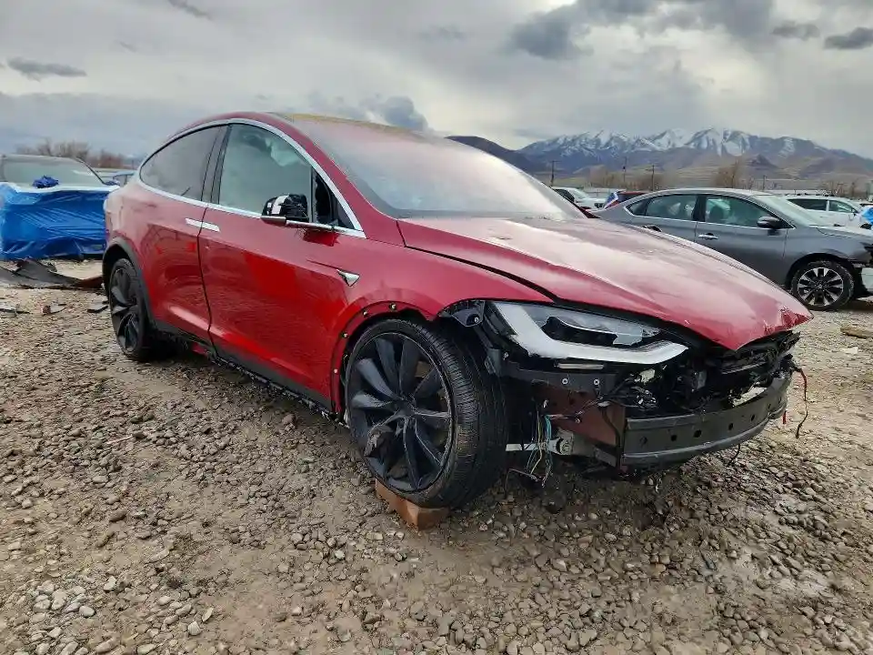 5YJXCBE2XJF113002 2018 TESLA MODEL X-3