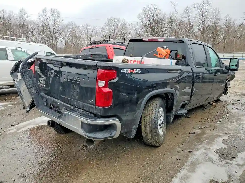 2GC1KNEY3S1232061 2025 CHEVROLET ALL MODELS-2
