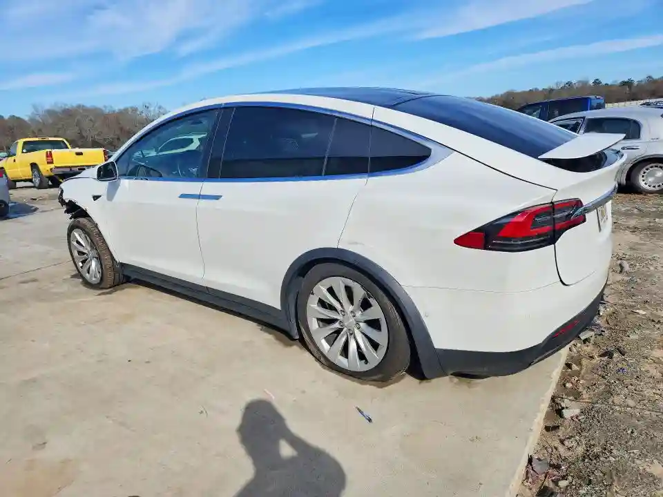 5YJXCAE28LF237752 2020 TESLA MODEL X-1