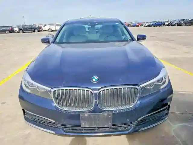 WBA7J2C52JB246288 2018 BMW 7 SERIES-4
